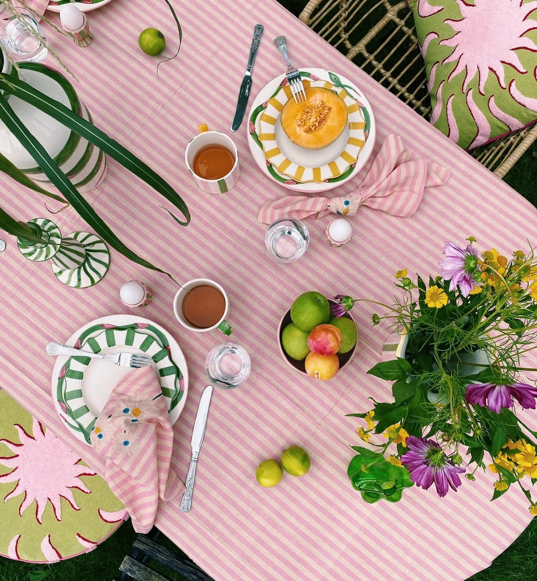 Anna + Nina Trippy Flower Napkin Set of 2 Pink