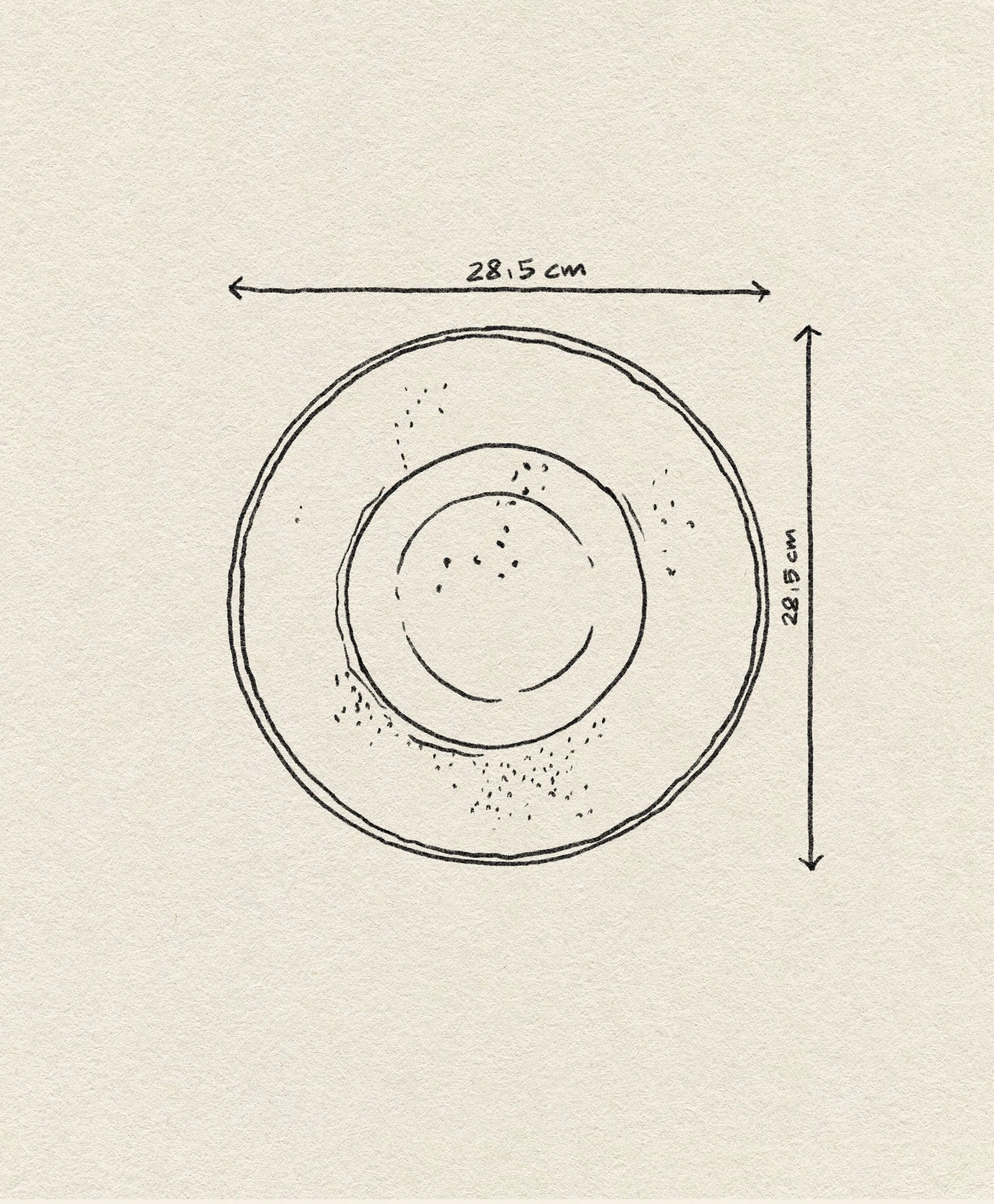 A simple line drawing of the HKliving Chef Ceramics: Pasta Plate (28.5 cm wide and tall) by HKliving, ideal for tableware essentials, displayed on a textured beige background.
