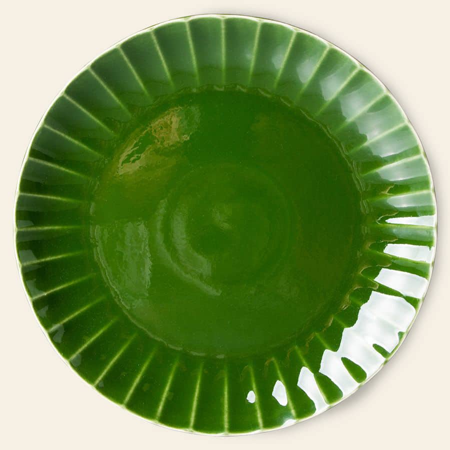 The HKliving The Emeralds: Ceramic Dinner Plate Ribbed, Set of 2 features glossy emerald green plates with a textured rim—ideal for small meals or elevating your HKliving ceramic collection.