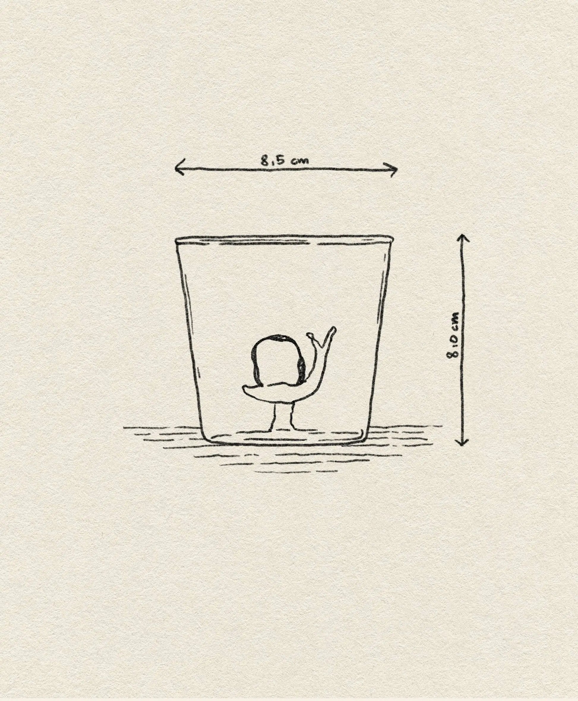A whimsical line drawing shows the Ichendorf Milano Animal Farm Tumbler (8.5 cm wide, 8.0 cm tall) with a small waving figure inside, set against beige textured paper—by Ichendorf Milano.