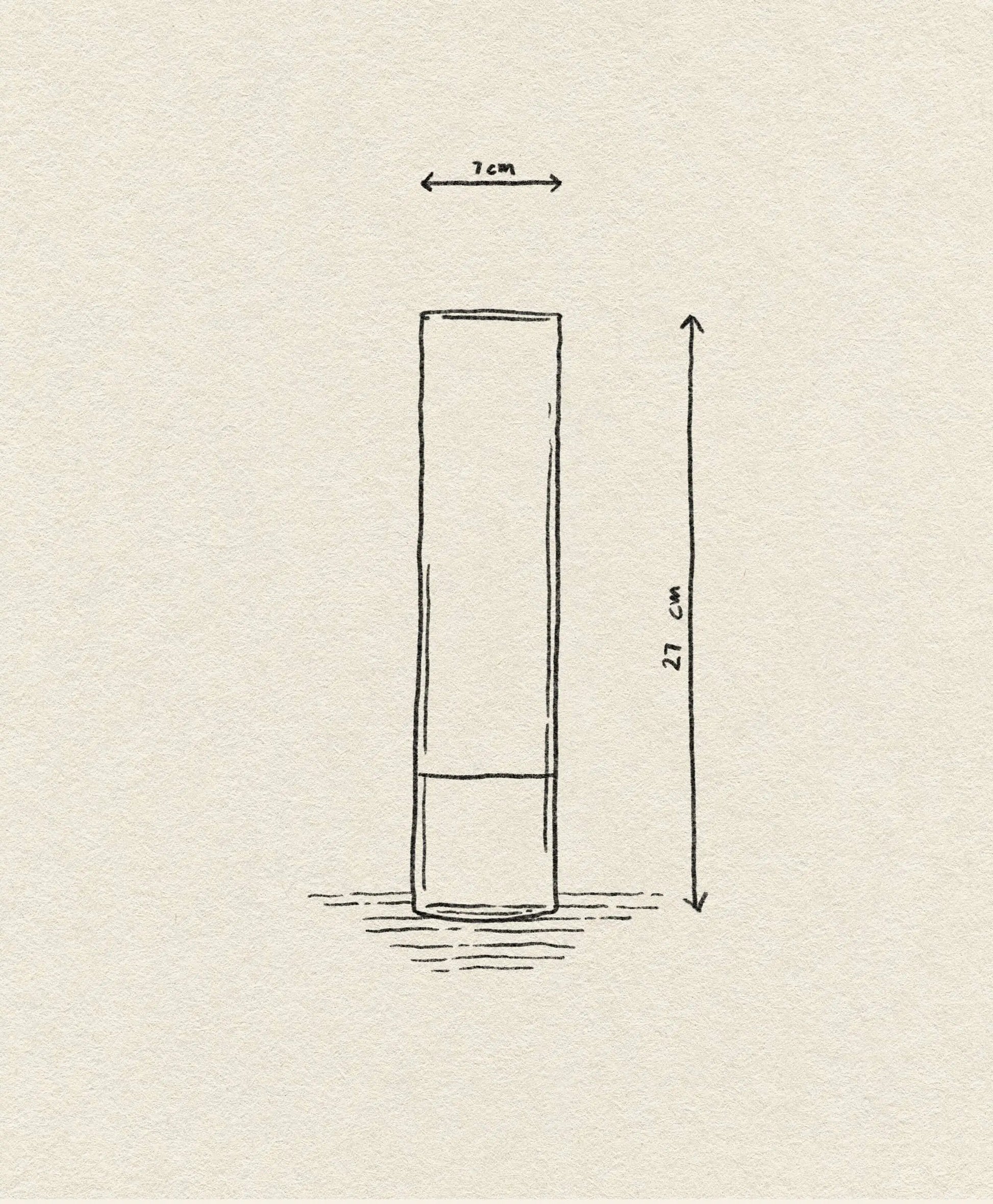 A simple hand-drawn sketch of the Ichendorf Milano Bamboo Groove Vase 27cm (27 cm high, 7 cm wide) by Ichendorf Milano, shown standing upright with measurement arrows on a textured background.