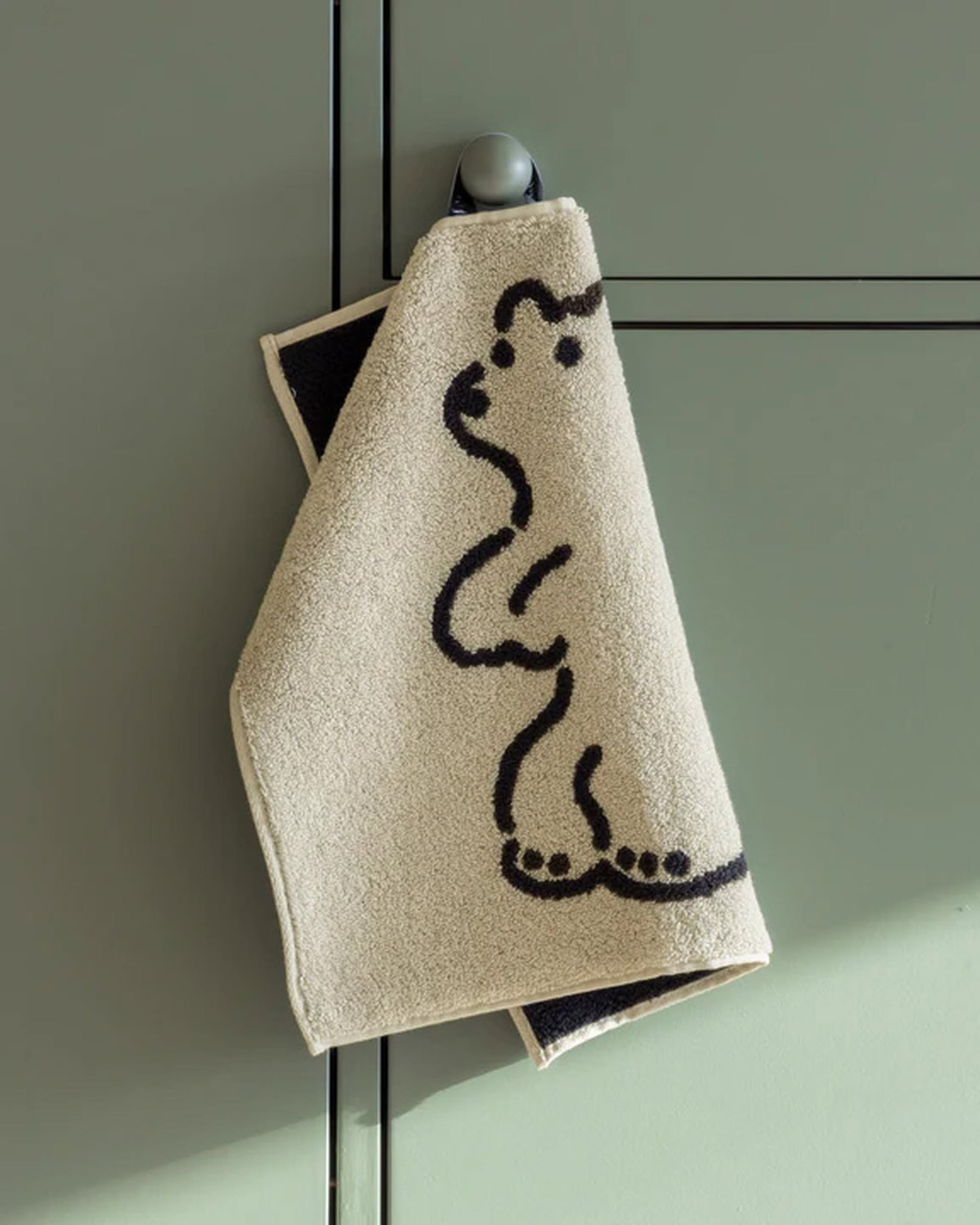 WARMGREY TAIL Huggy Bear Hand Towel Cream