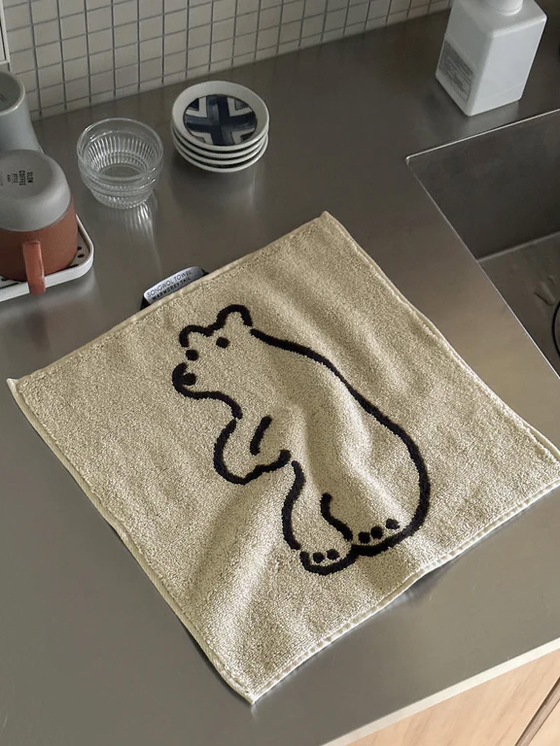 WARMGREY TAIL Huggy Bear Hand Towel Cream