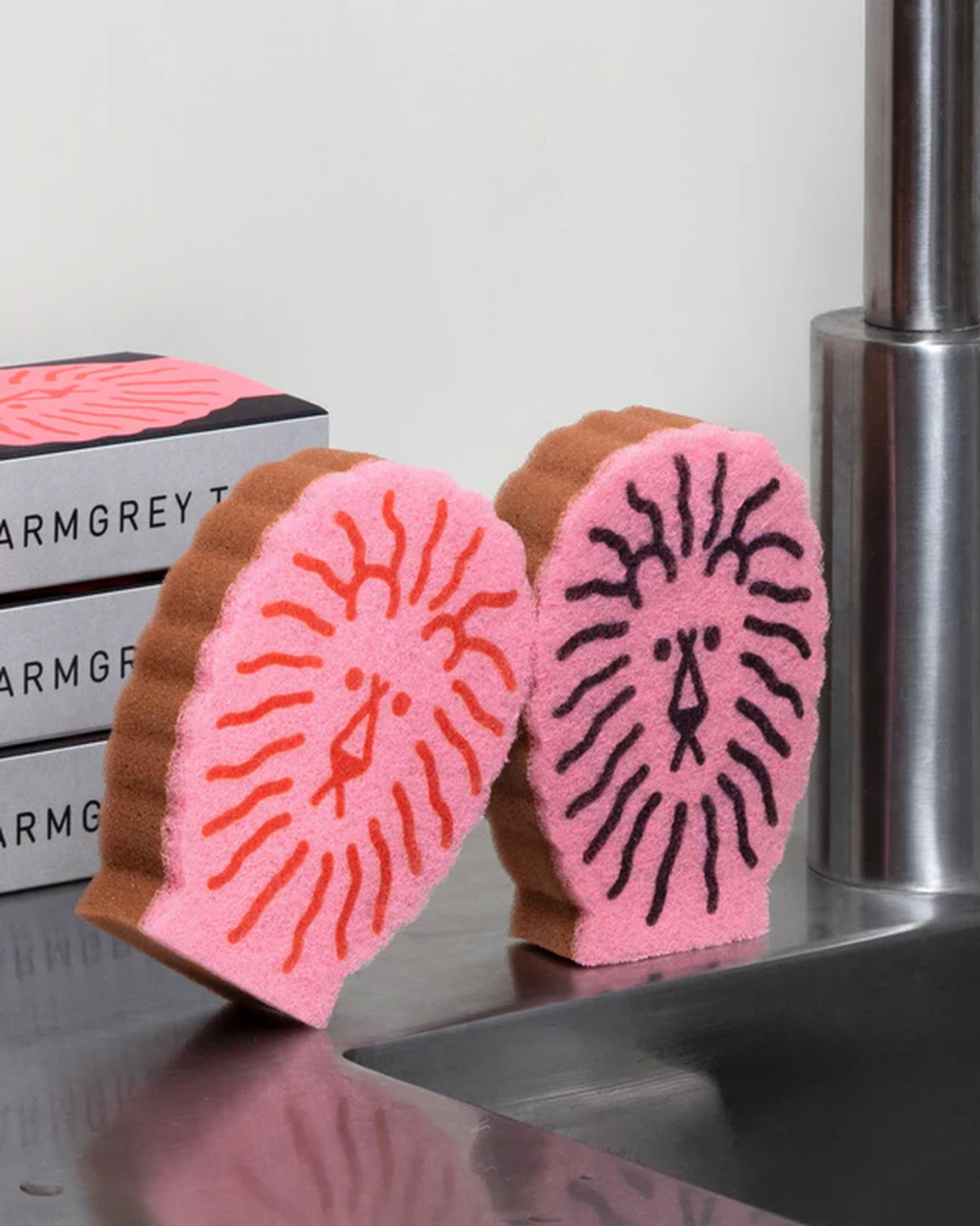 WARMGREY TAIL Lion Dish Sponge Red