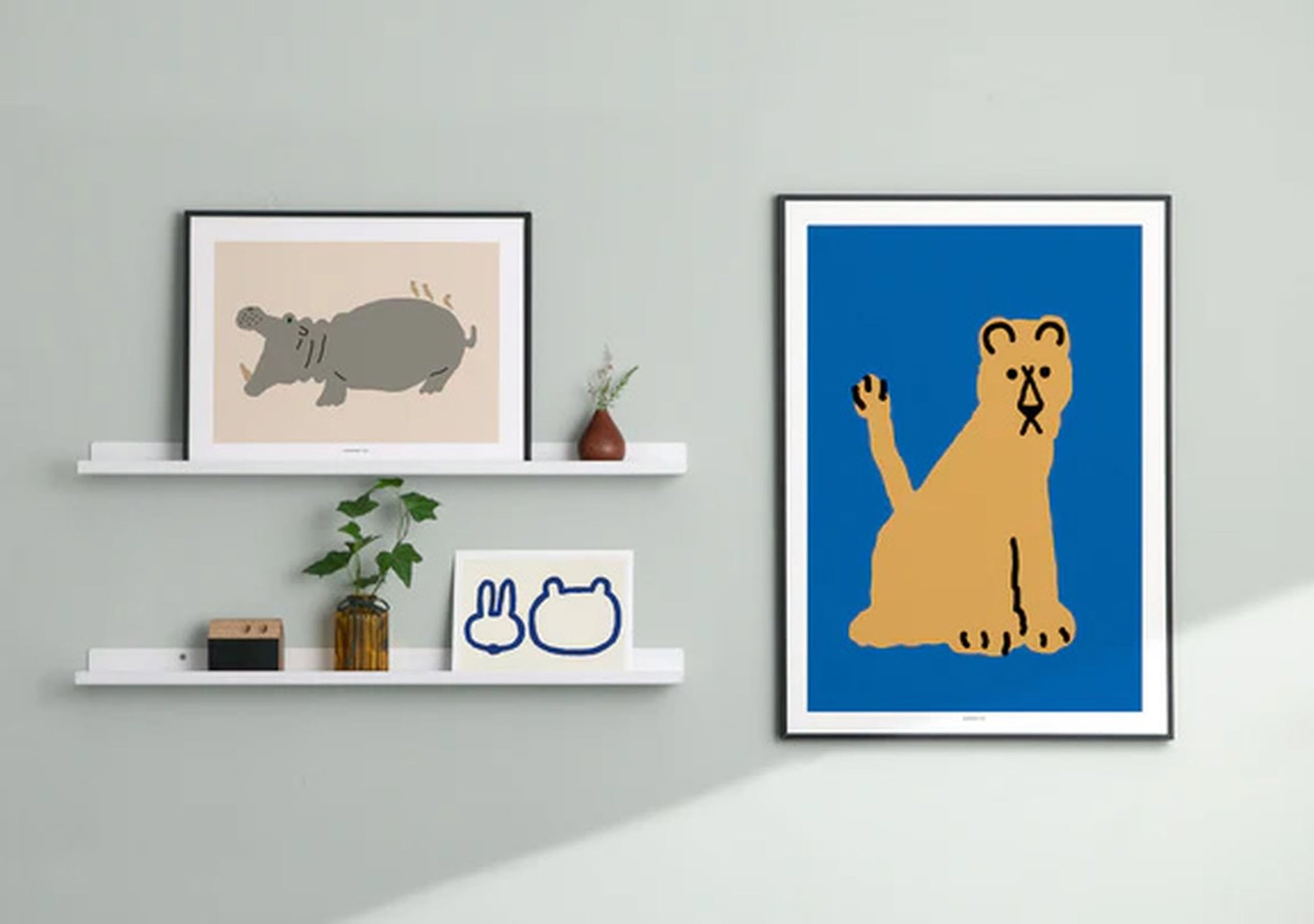 WARMGREY TAIL Lioness Brown Poster (30x40)