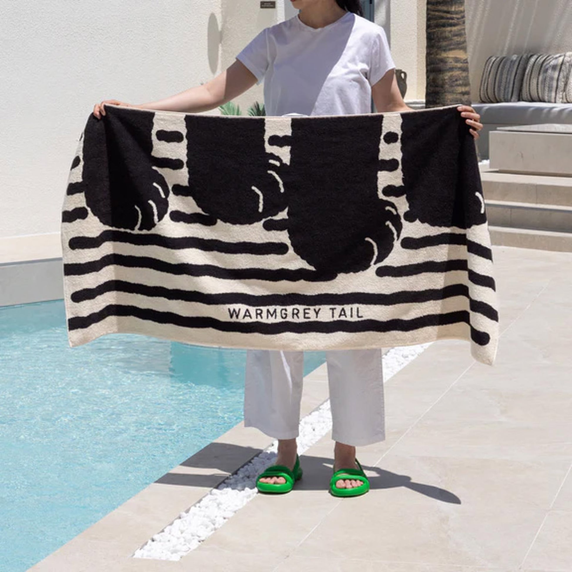 WARMGREY TAIL Paw Big Towel