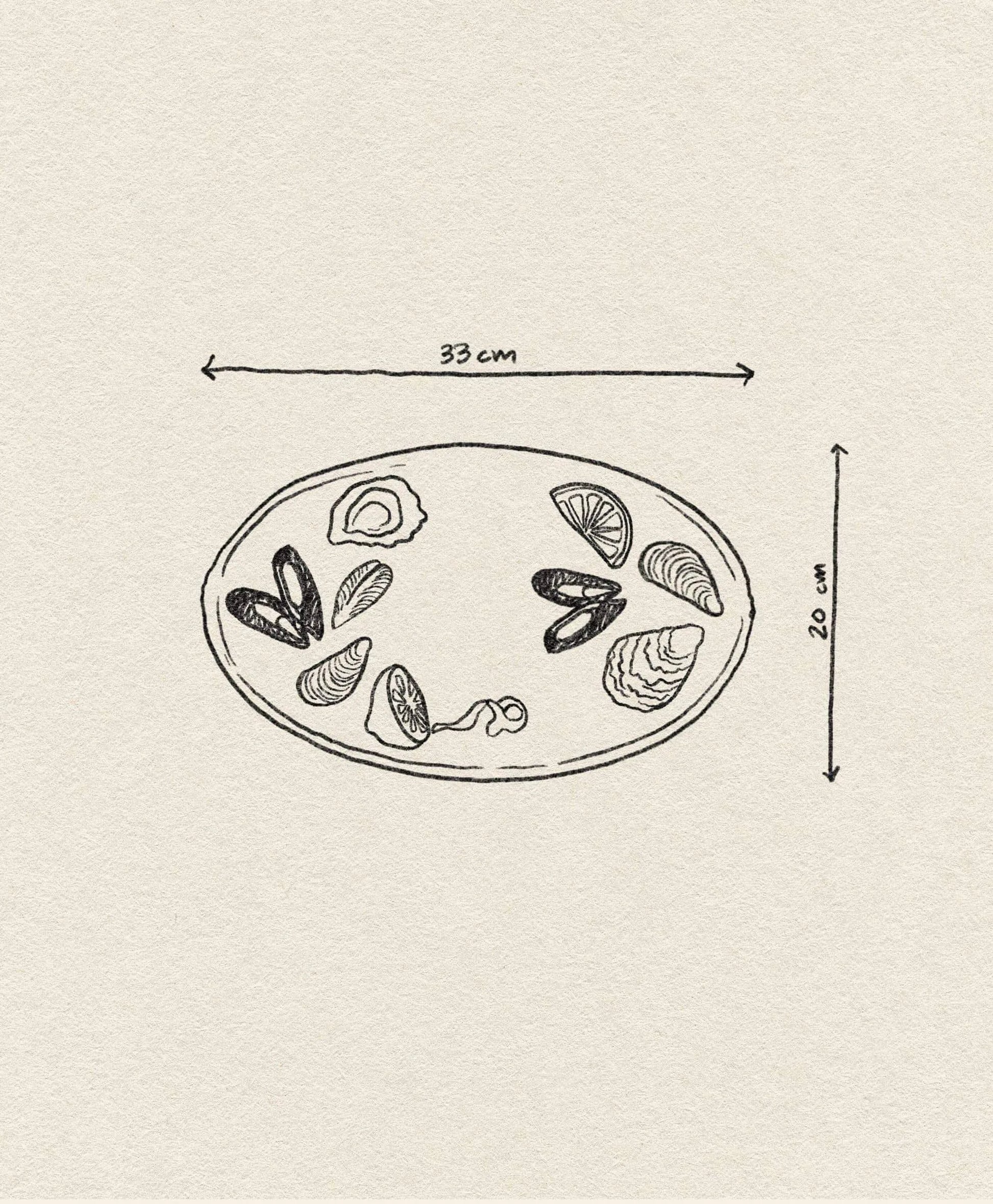 The &klevering De La Mer Oyster Platter (33x20 cm) by &klevering displays seafood like clams, mussels, and oysters on a textured beige base with arrows highlighting its size, adding oceanic charm.