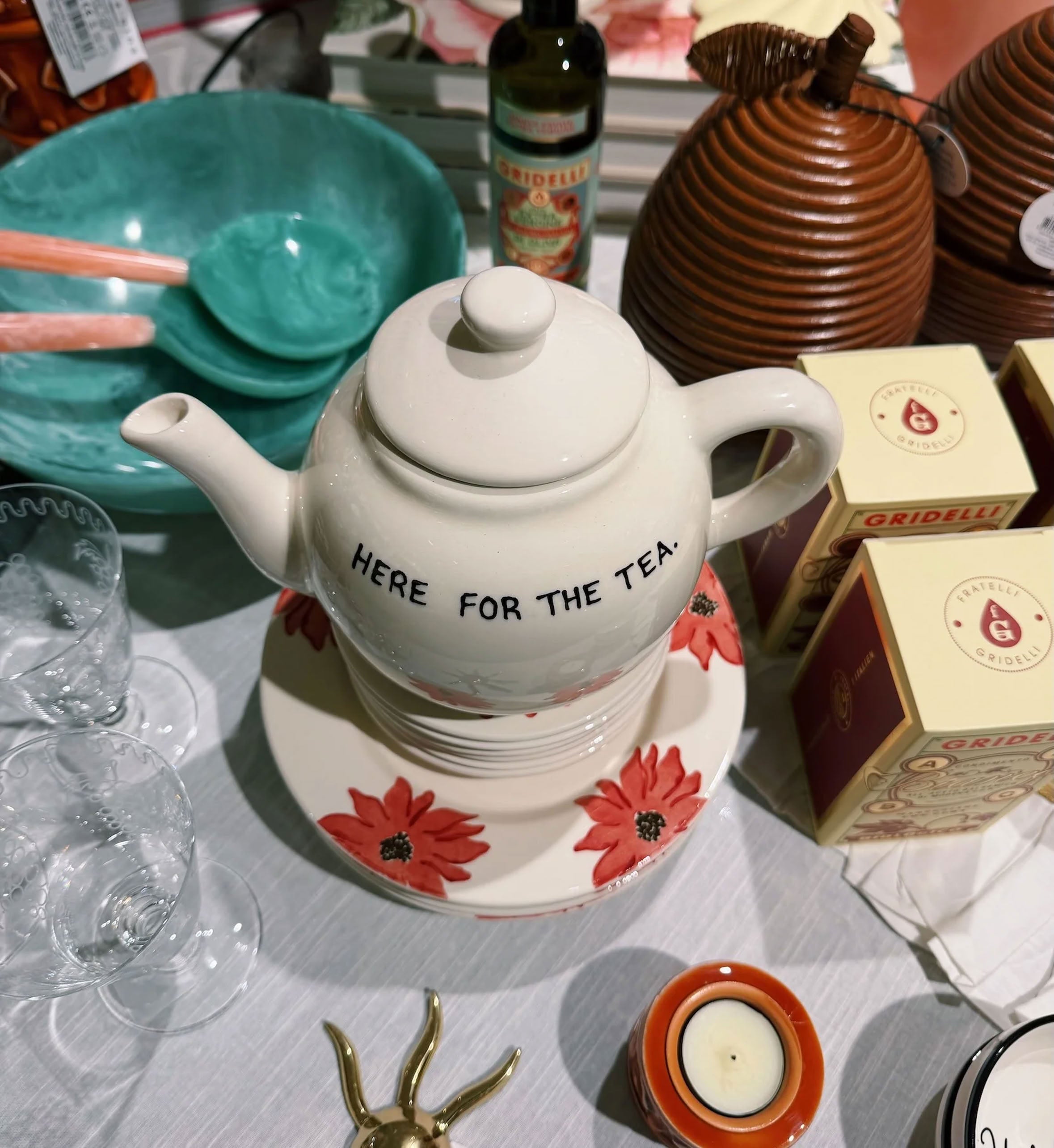 Anna + Nina Here for the Teapot - White