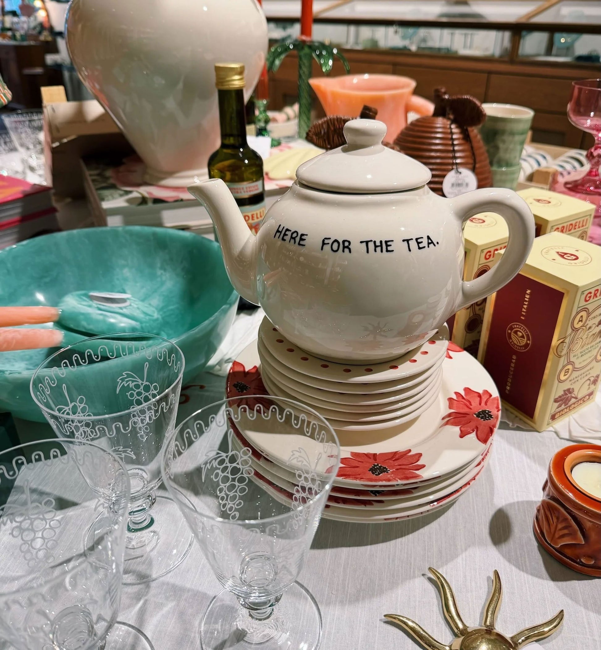 Anna + Nina Here for the Teapot White