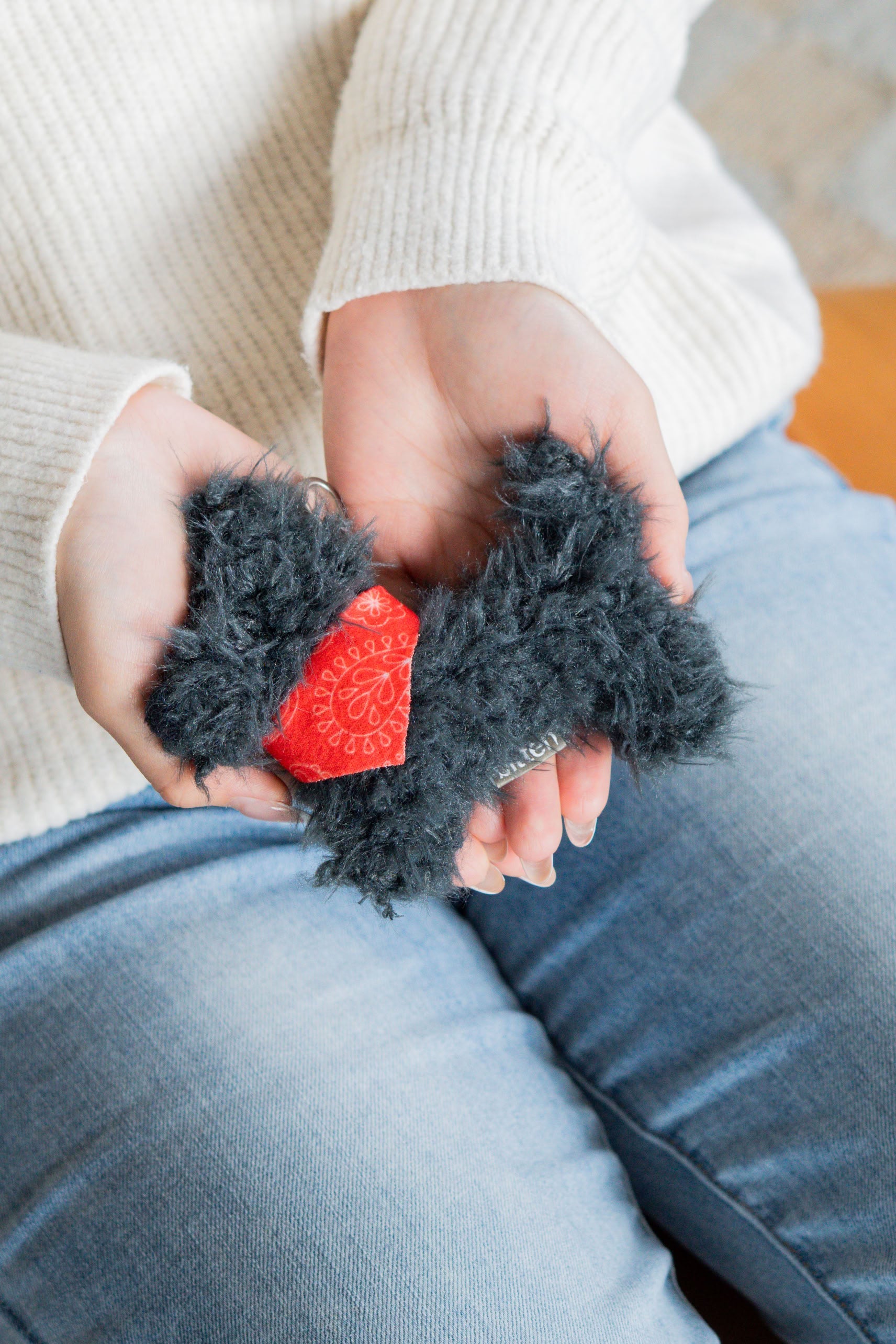 Bitten Keyfriend Fluffy Scottie Dog