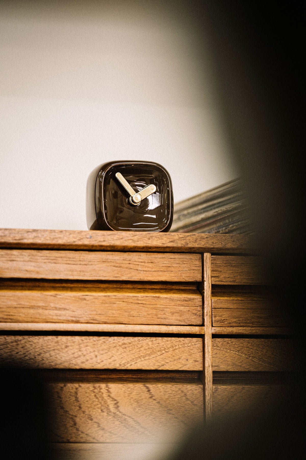 Bmix Studio Ceramic Cube Desk Clock Chocolate