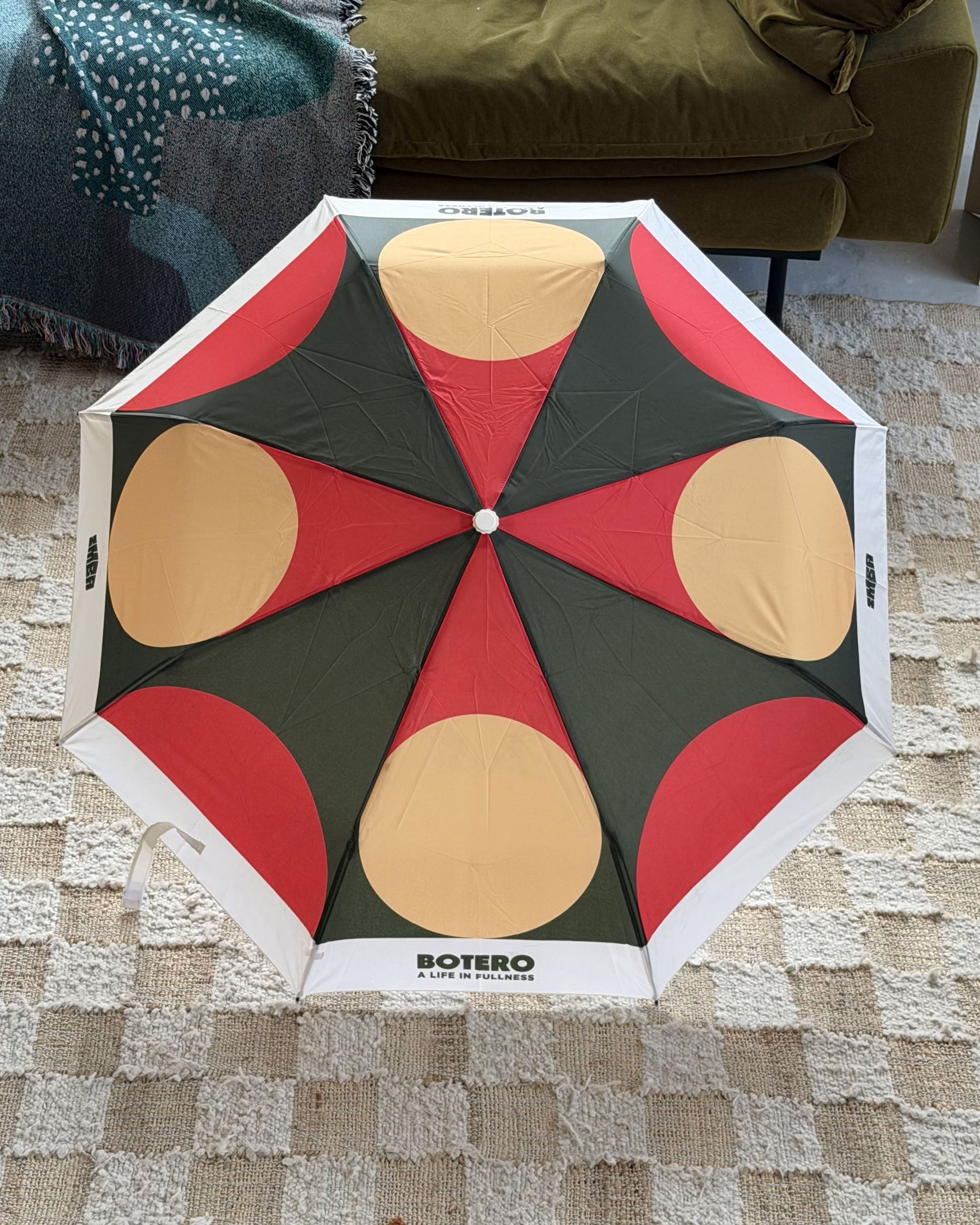 Botero Patterned Umbrella White/Yellow/Red