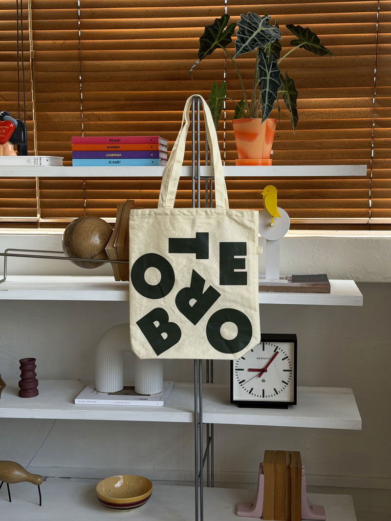 Botero Typography Tote Bag - White/Black