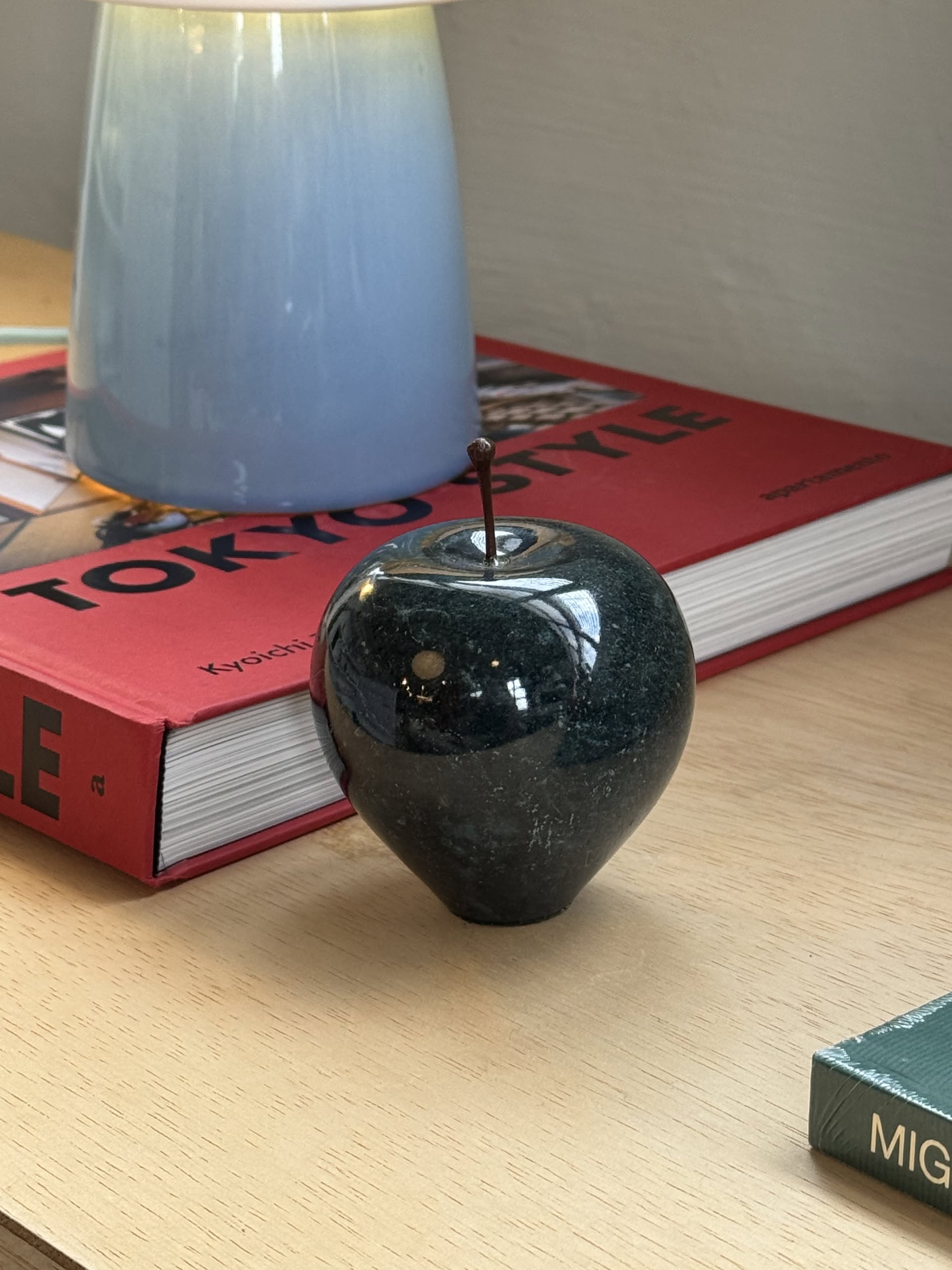 DETAIL Marble Apple Large