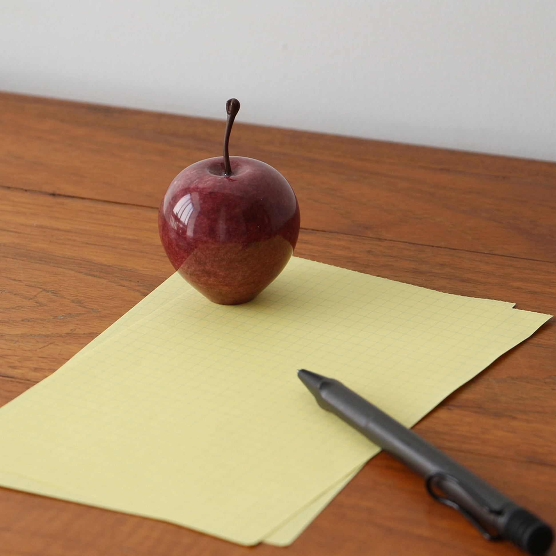 DETAIL Marble Apple Small Red