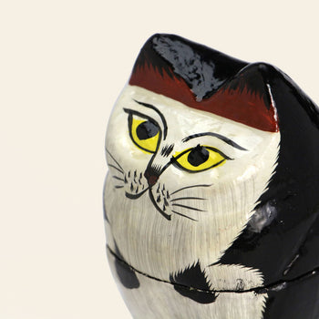 DETAIL Papier Mache Standing Cat Black