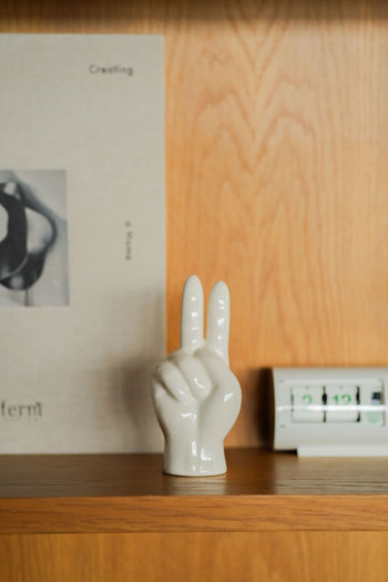 DETAIL Porcelain Hand Peace White