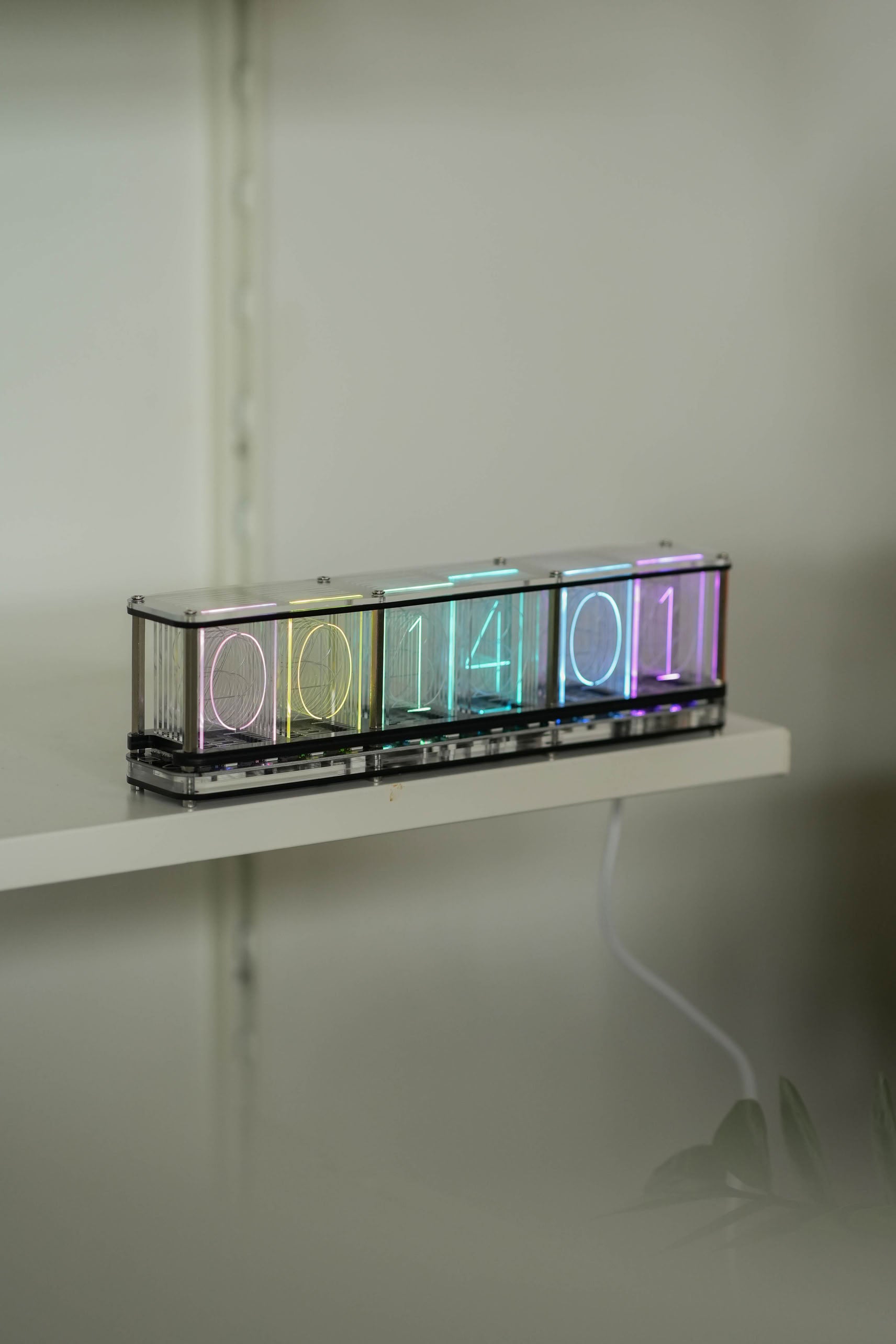 DETAIL RGB Tube Clock Multi