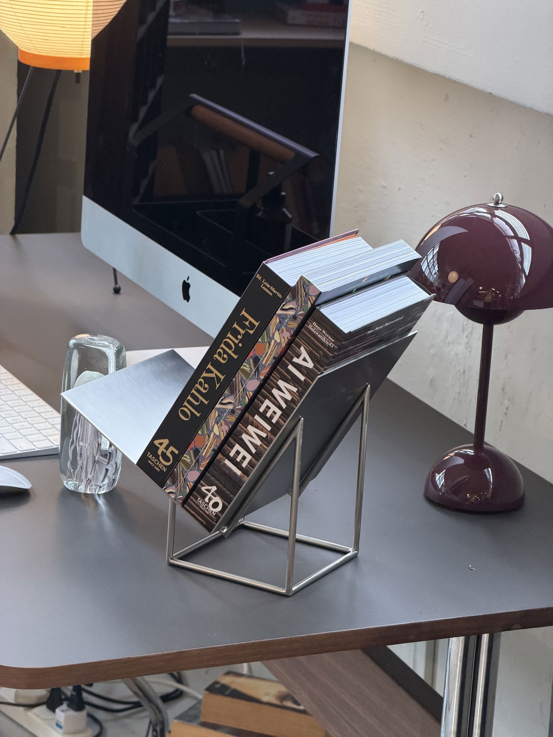 DETAIL Tilaa Book Stand Silver