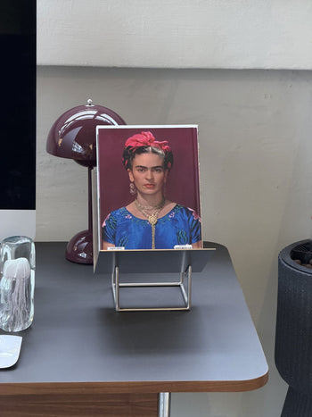 DETAIL Tilaa Book Stand Silver