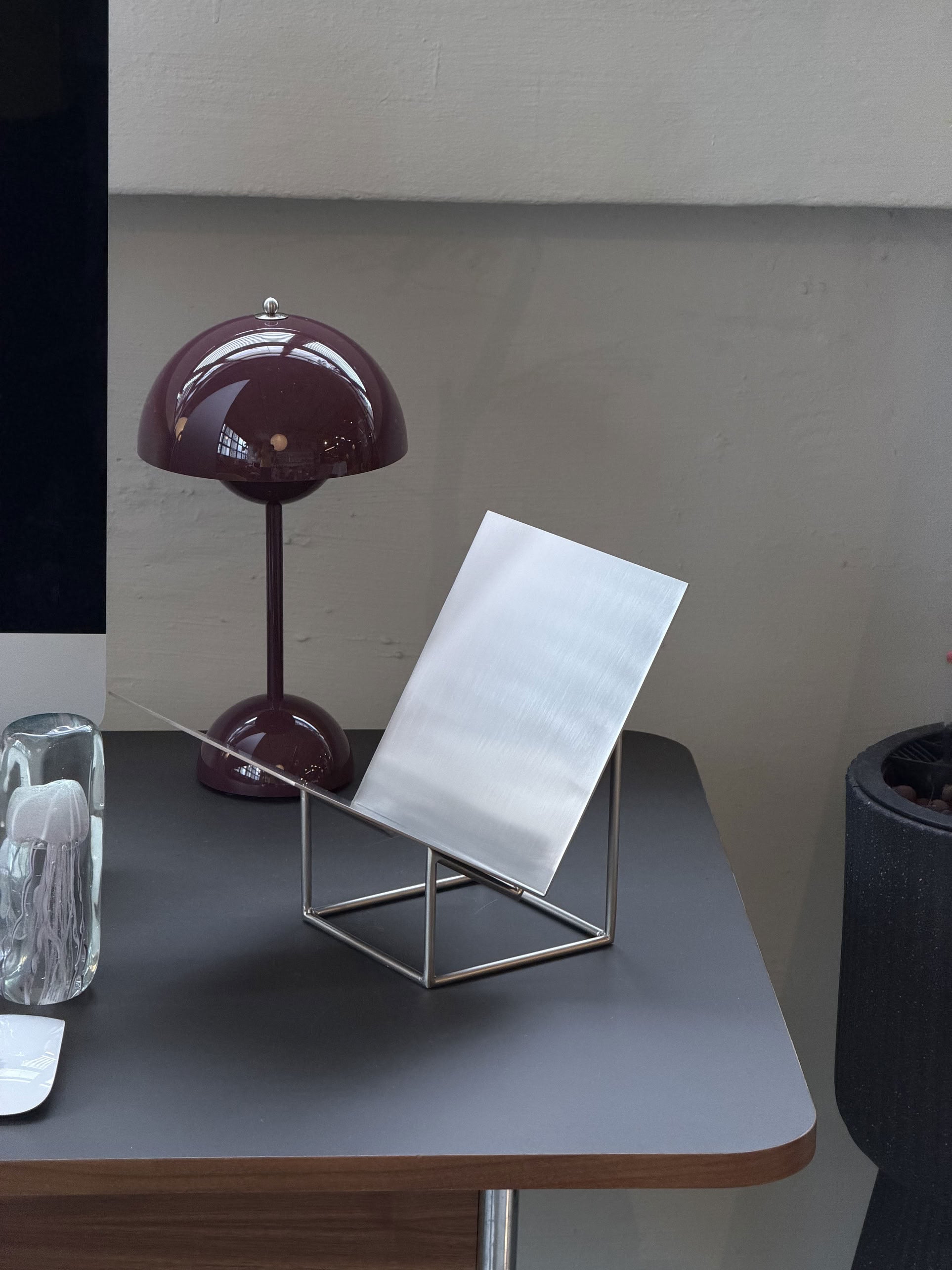 DETAIL Tilaa Book Stand Silver