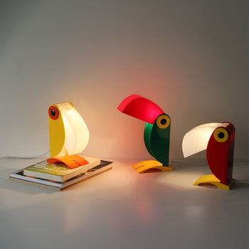 DETAIL Toucan Lamp Red