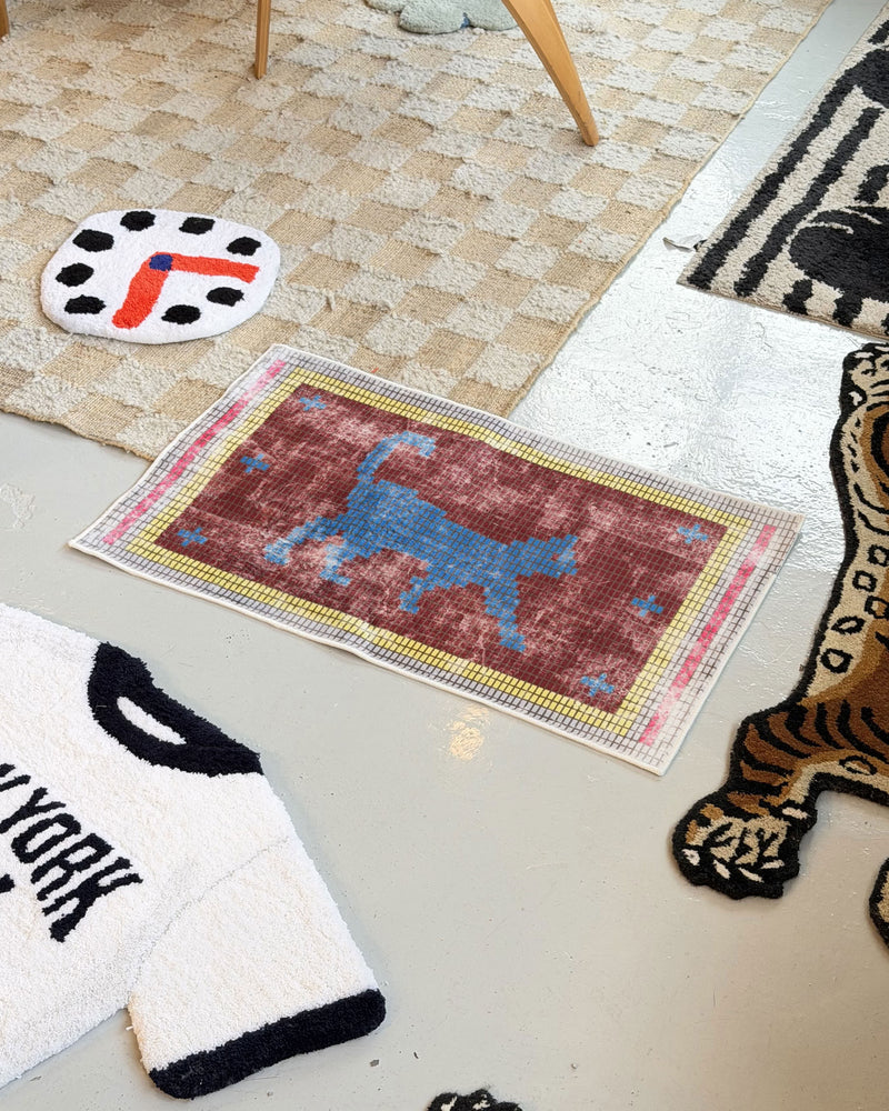 DETAIL Walking Cat Washable Rug - Burgundy