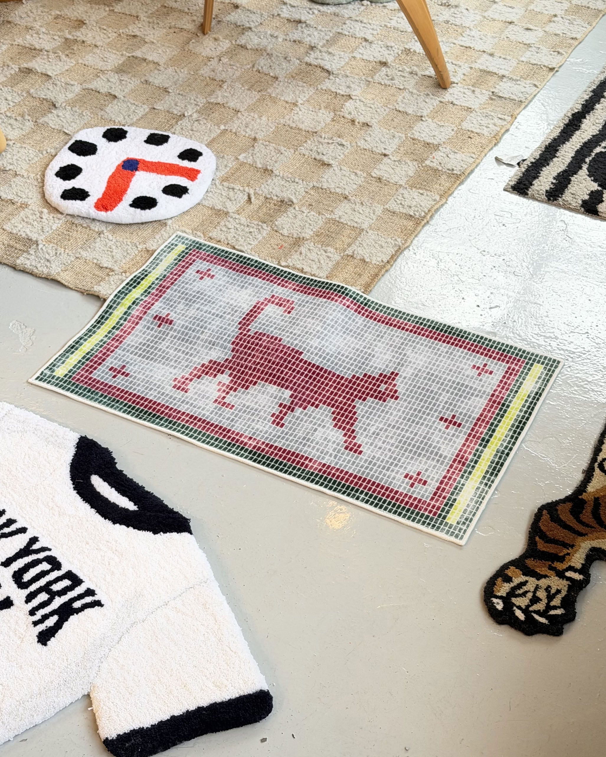 DETAIL Walking Cat Washable Rug - Gray