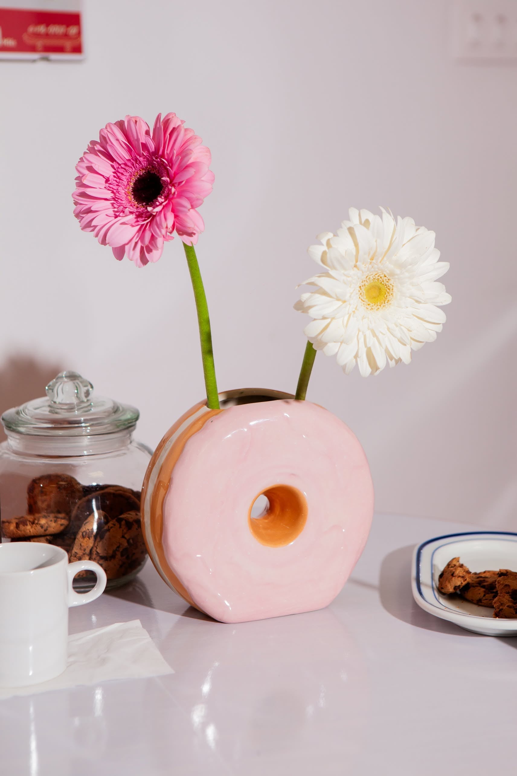 DOIY Fast Food Donut Vase Pink