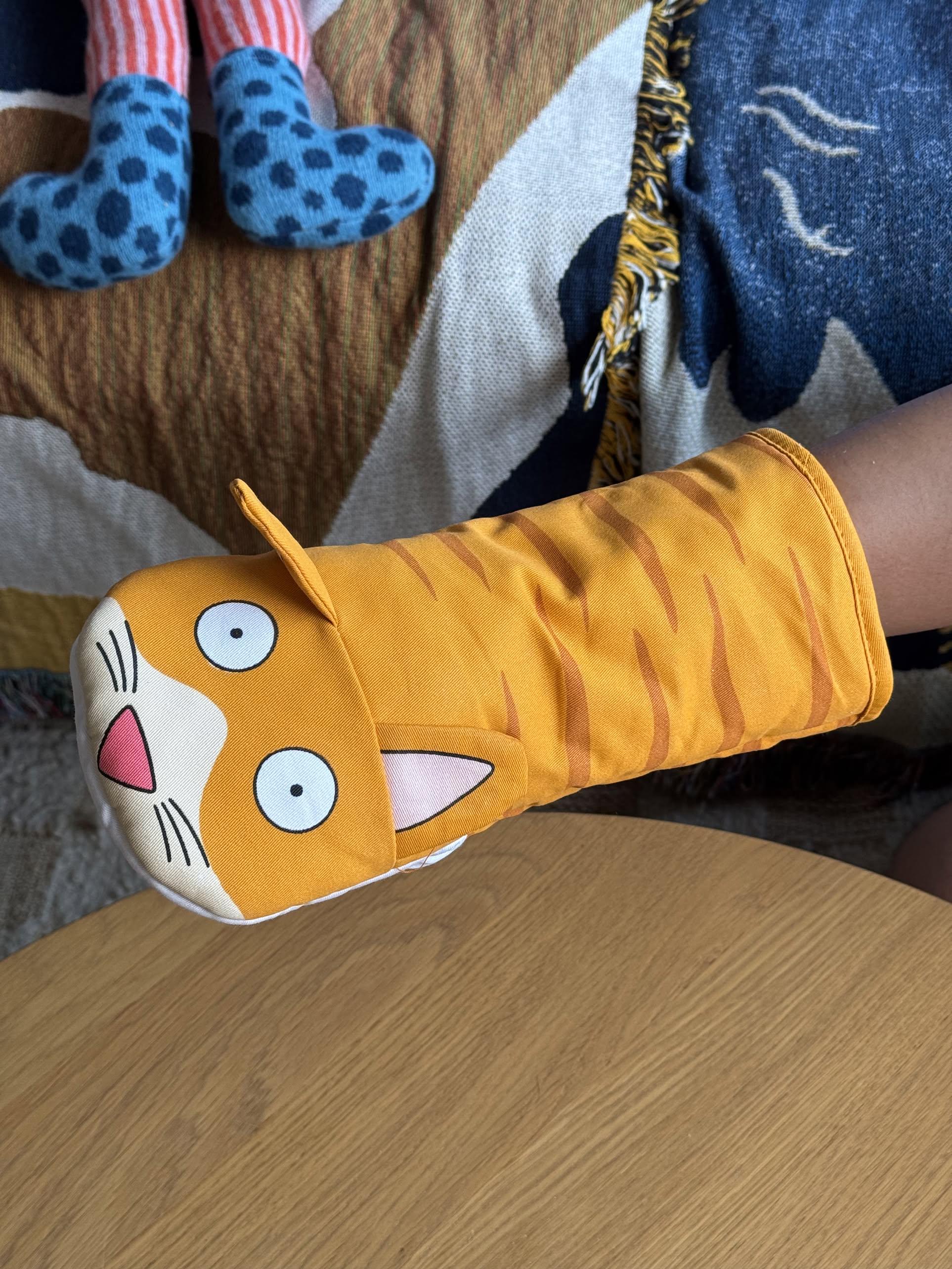 Fluid Market Cat Oven Mitt