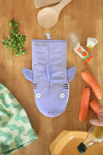 Fluid Market Shark Oven Mitt