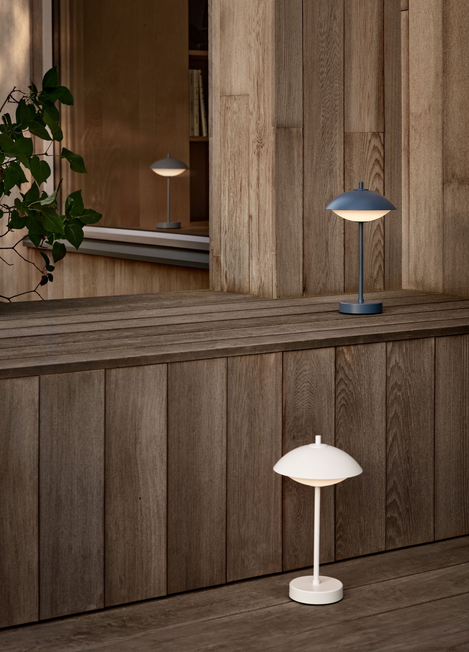 Fritz Hansen Clam Portable Lamp Dusk Blue