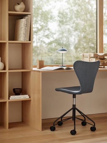 Fritz Hansen Clam Portable Lamp Dusk Blue