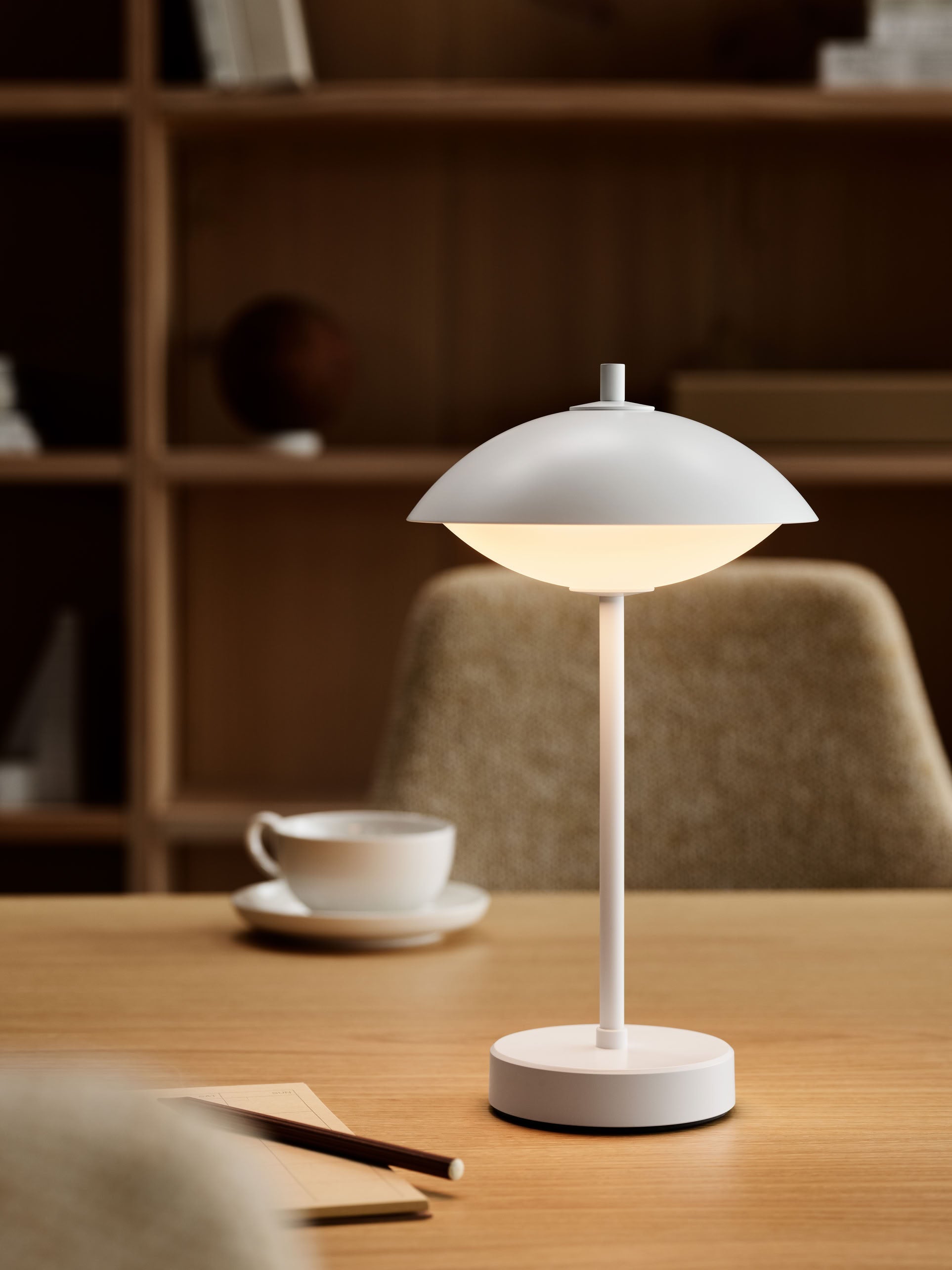 Fritz Hansen Clam Portable Lamp White