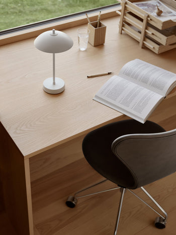 Fritz Hansen Clam Portable Lamp White