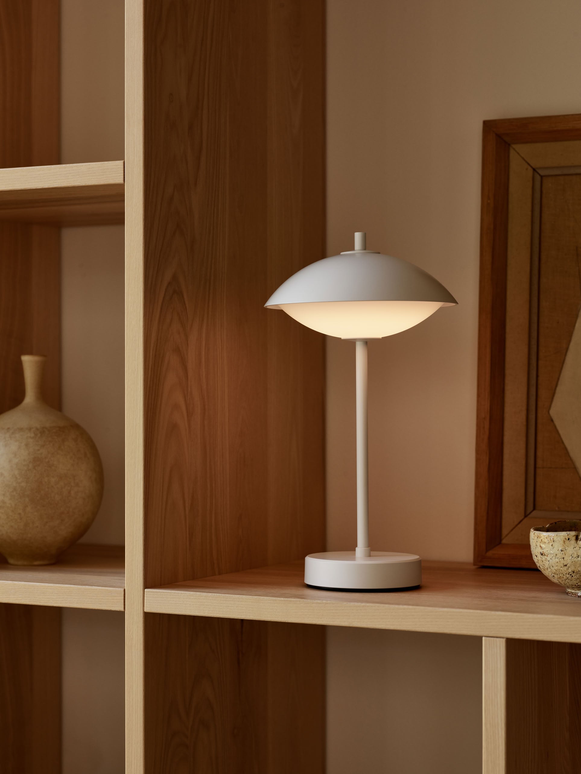 Fritz Hansen Clam Portable Lamp White