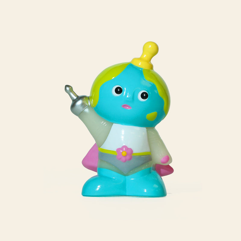 Leeeeee Toy Super Earthly Cute Pocket Hero (Glow in the Dark)