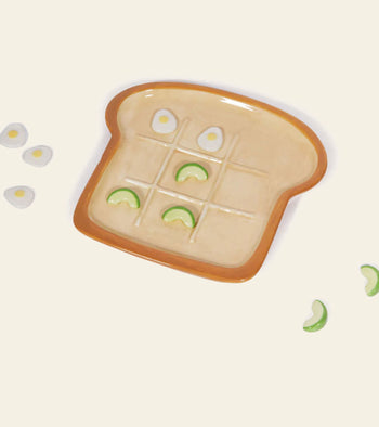 L'expressionist Avocado & Egg Tic Tac Toe