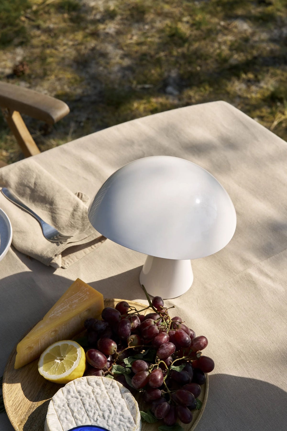 Louis Poulsen Rumee 220 Portable Table Lamp Cloud White