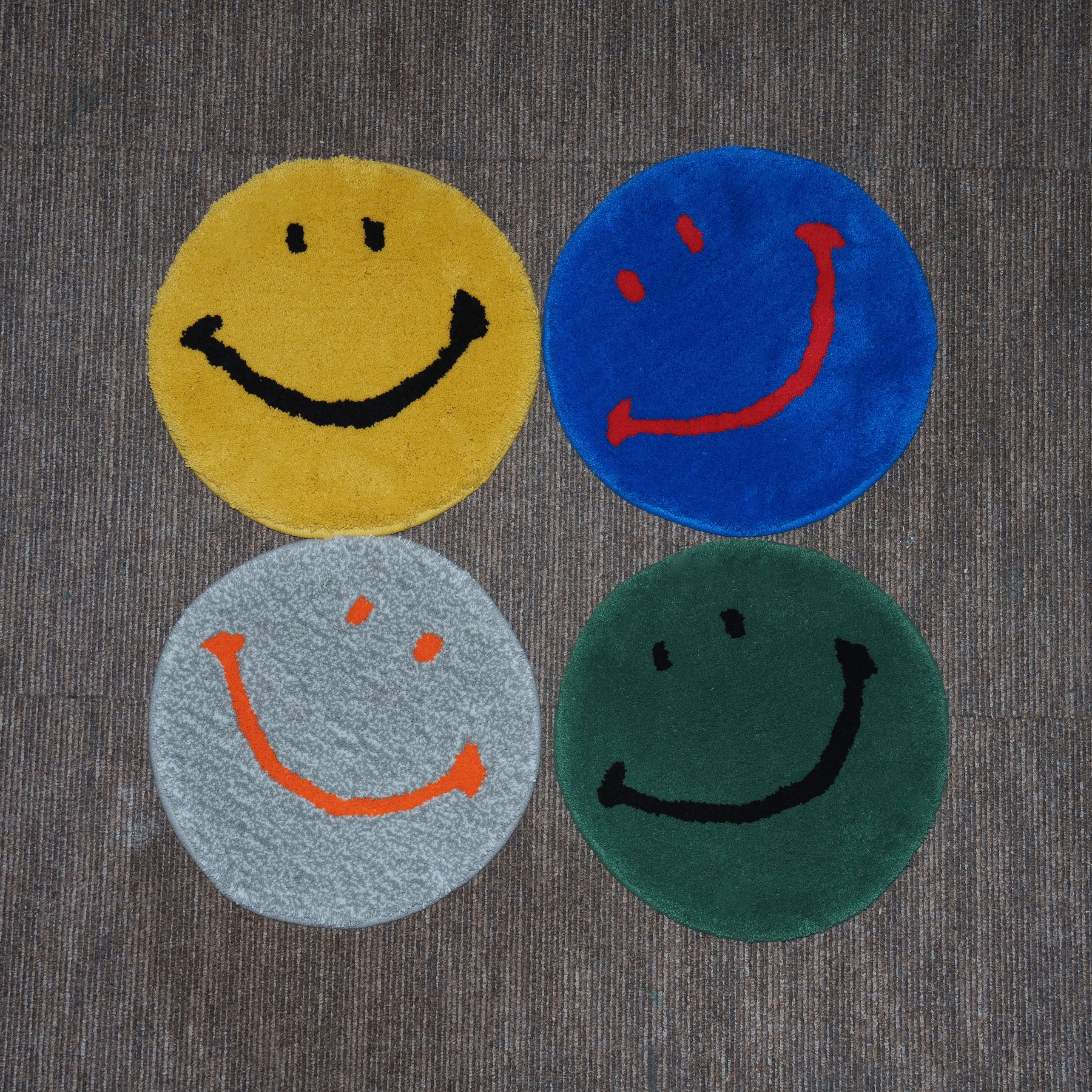 MIYOSHI RUG Harvey Ball x MIYOSHI RUG Original Smiley Face Chair