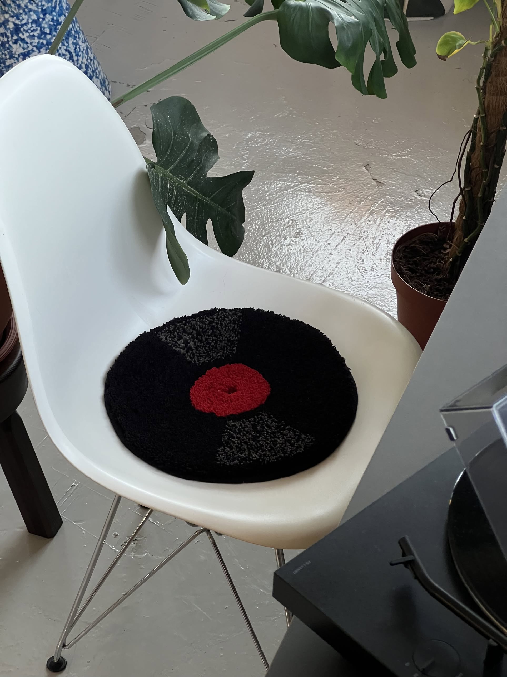 MIYOSHI RUG Record Chair Rug