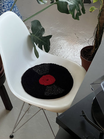MIYOSHI RUG Record Chair Rug Red