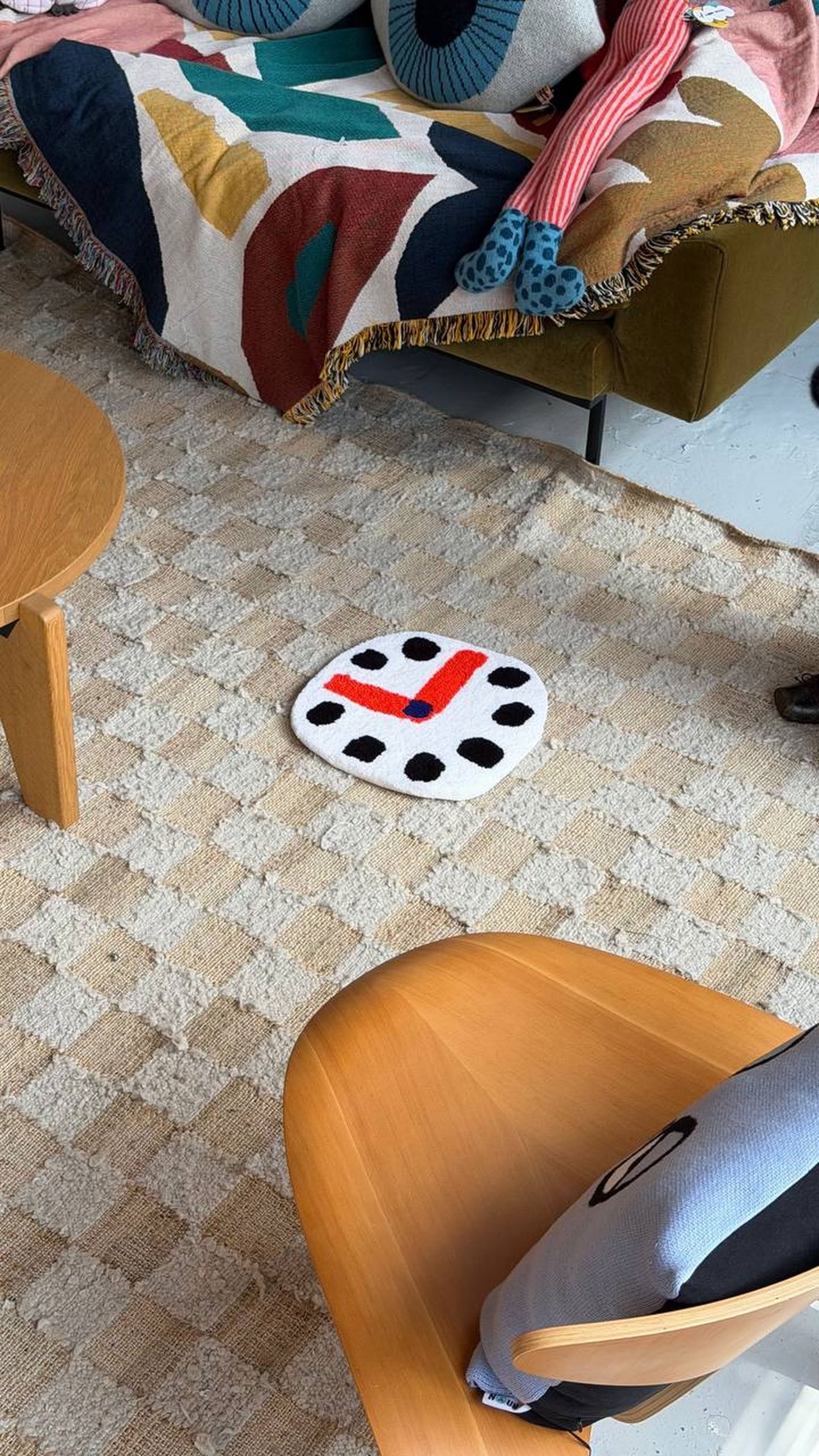 MIYOSHI RUG Toki Dot Chair Rug - White