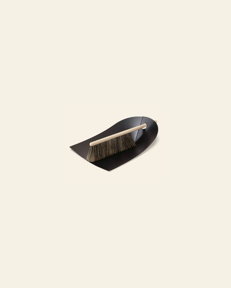 Normann Copenhagen 簸箕和扫帚
