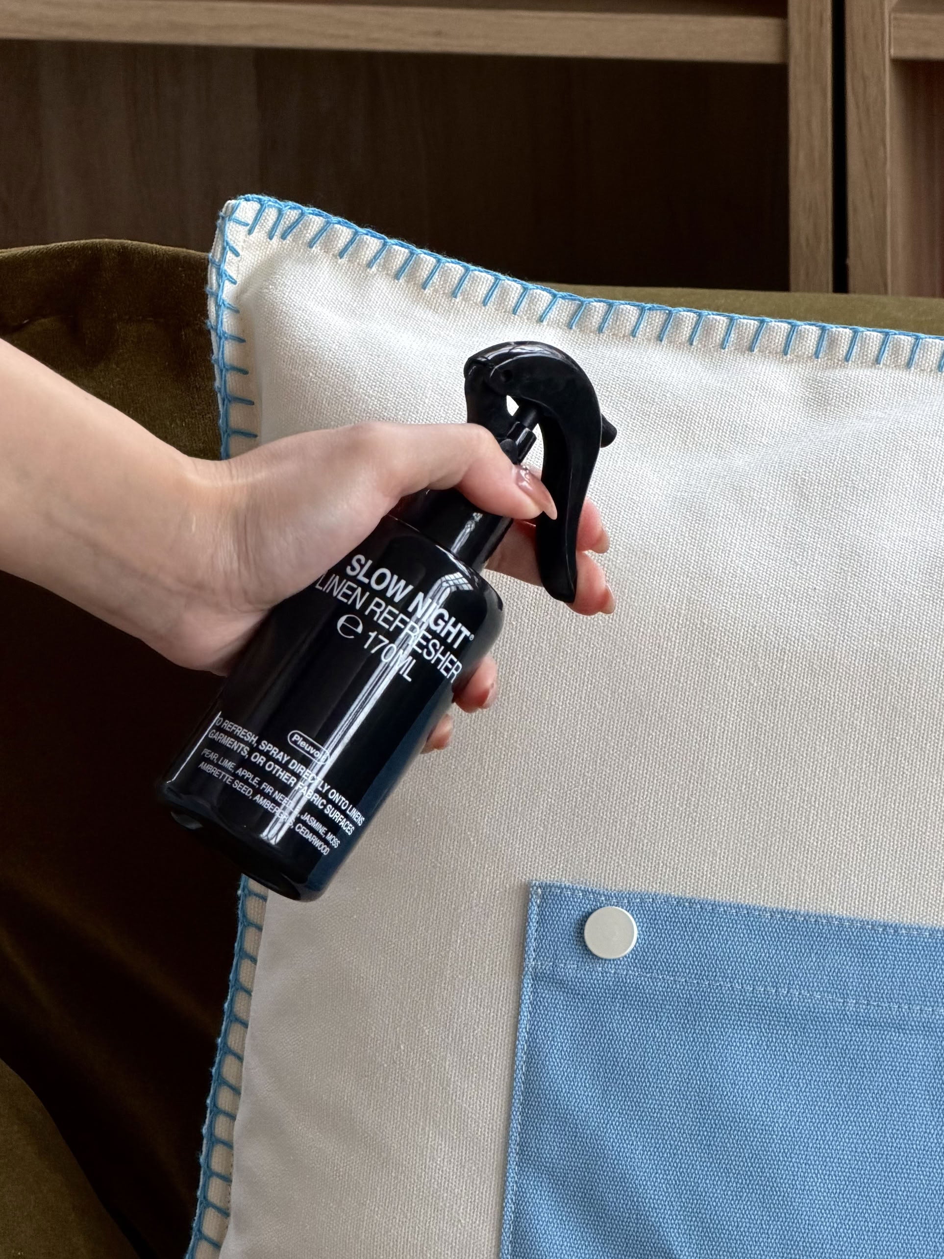 Pleuvoir Slow Night Linen Refresher 170ml