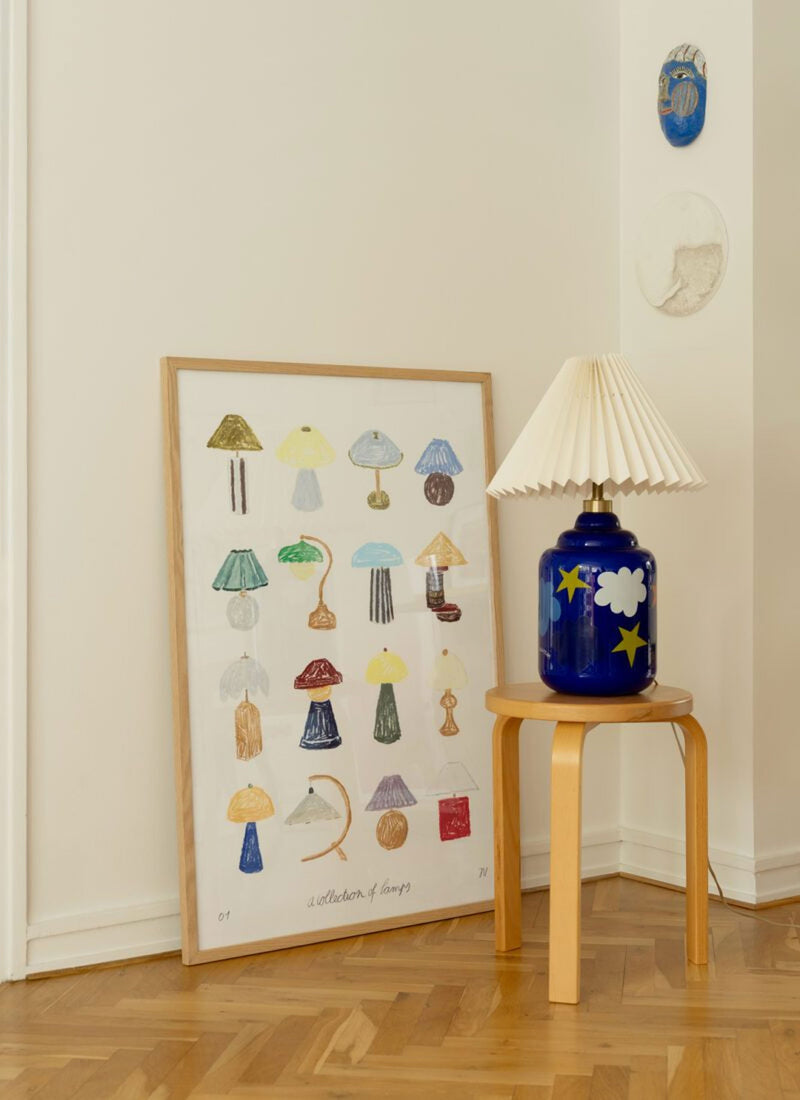 The Poster Club Isabelle Vandeplassche - A Collection of Lamps (50x70) - Poster