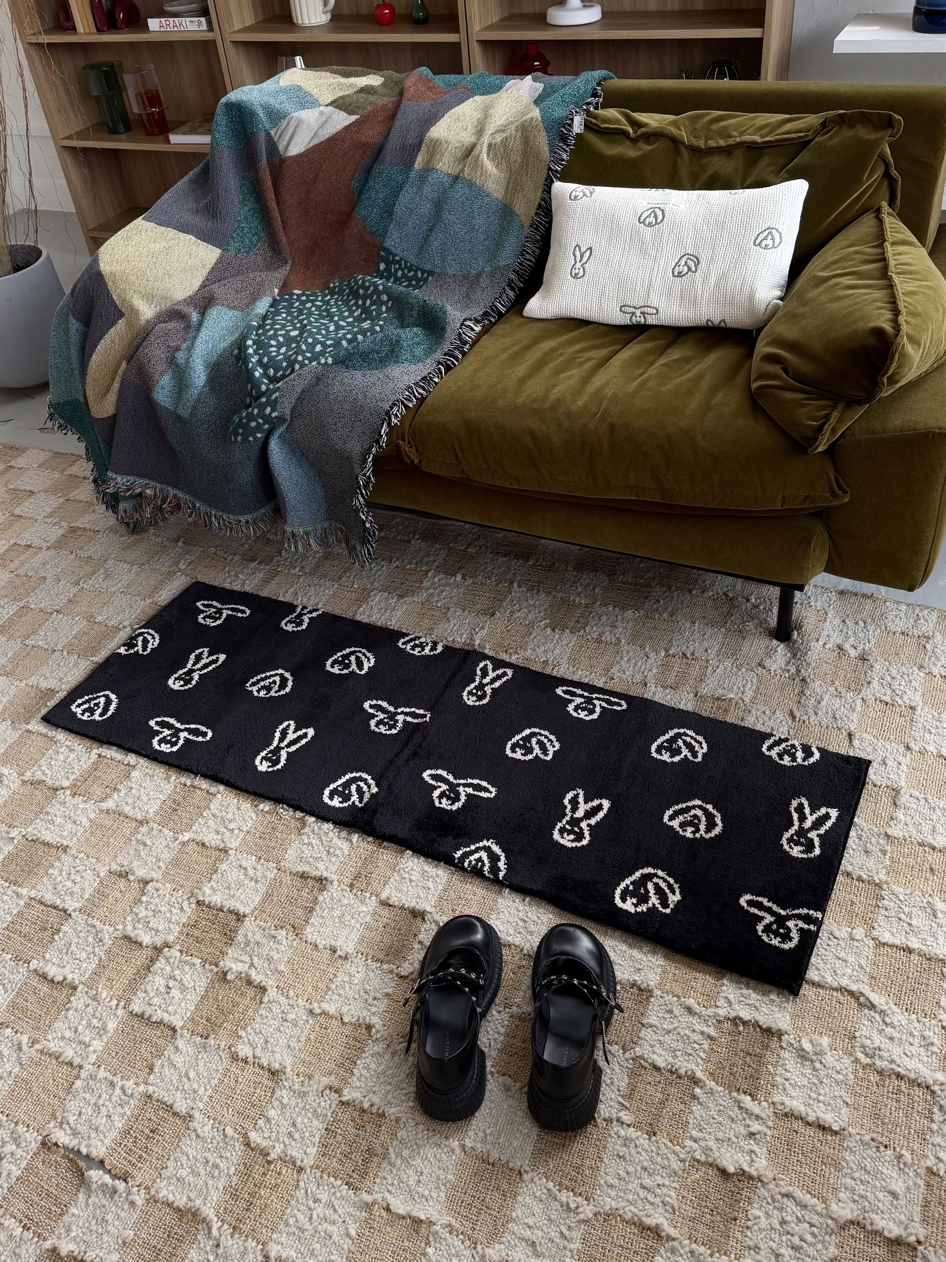 WARMGREY TAIL Bunny Bunny Rug (140x45) - Black