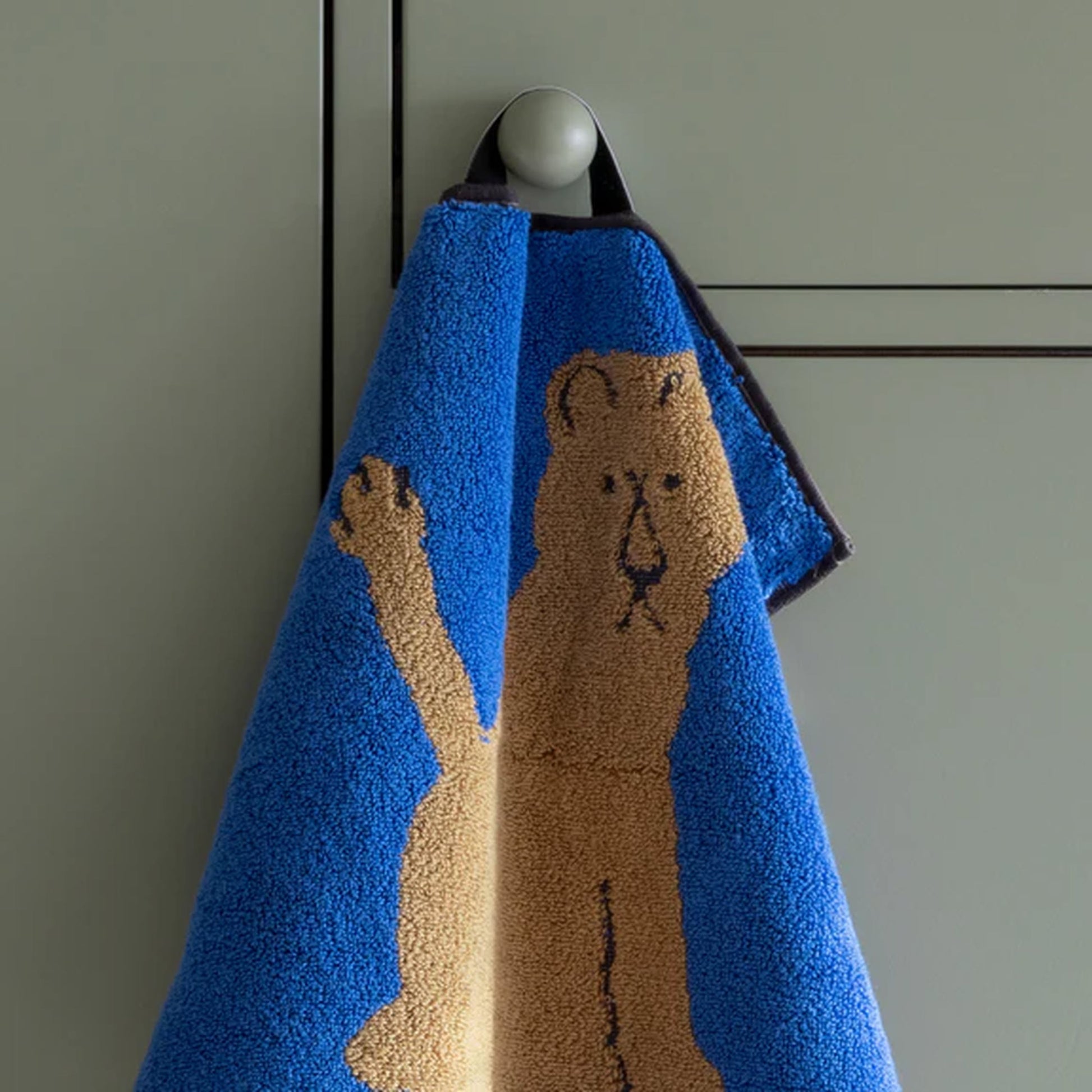 WARMGREY TAIL Lioness Hand Towel Blue
