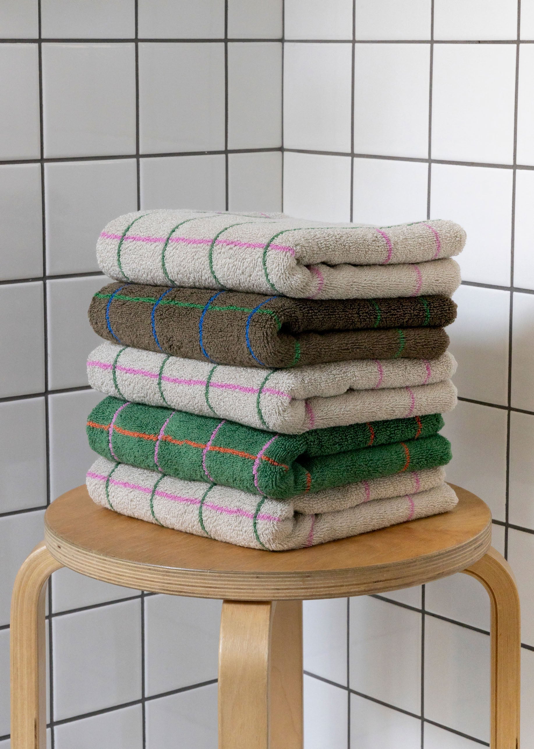WARMGREY TAIL Tile Face Towel Grey