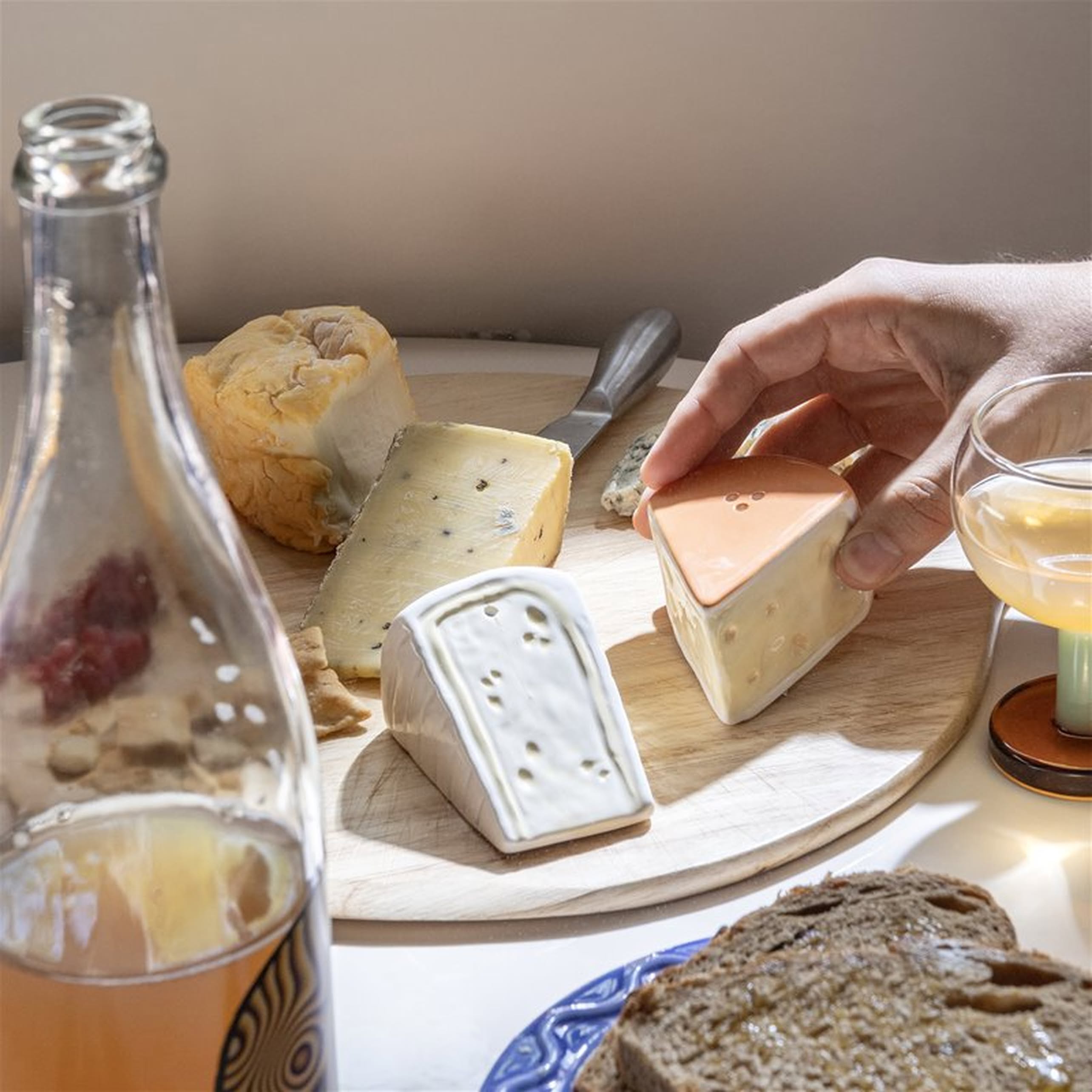 &klevering Cheese Salt & Pepper Set
